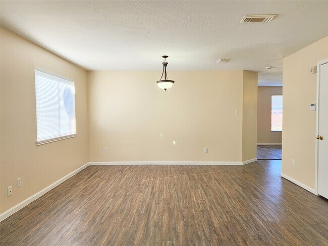 Foto del edificio - 18123 Noble Forest Dr