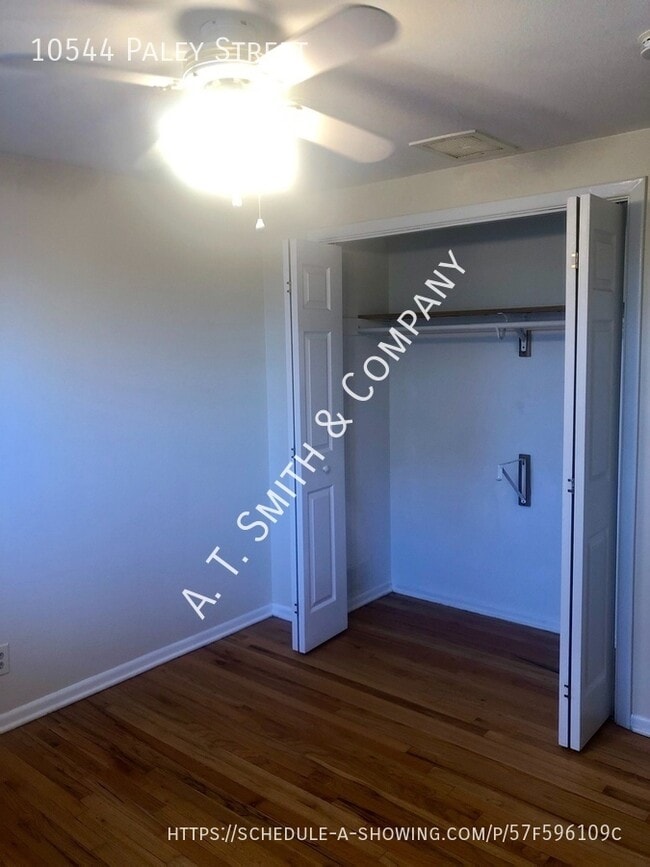 Building Photo - 10544 Paley St