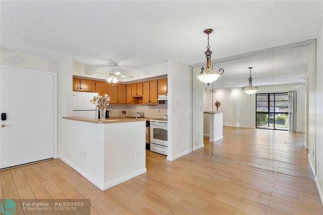 Building Photo - 9870 S Belfort Cir