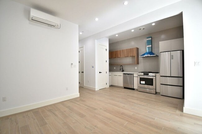 Foto del edificio - 582 E 138th St