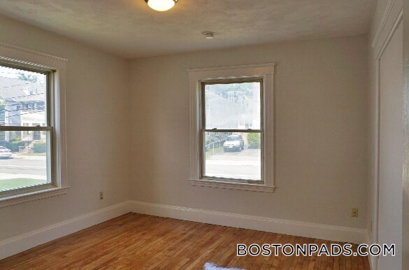 Foto del edificio - 381 Crescent St