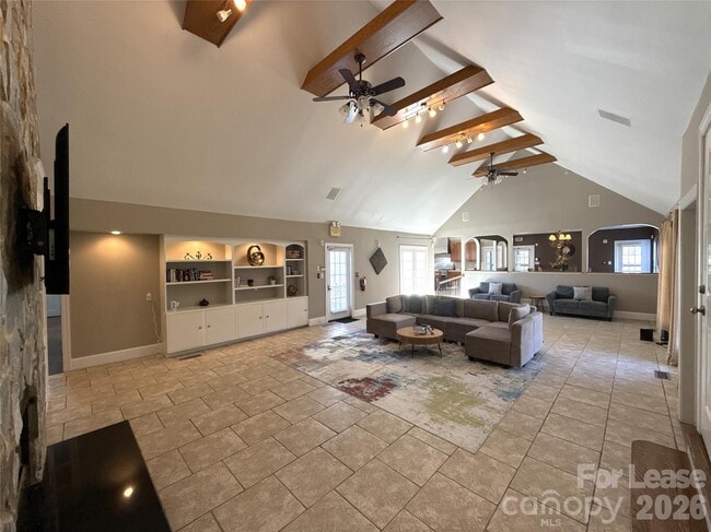 Building Photo - 14009 Thompson Rd