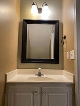 Building Photo - 903 N Main St