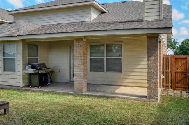 Building Photo - 1001 Acacia Dr