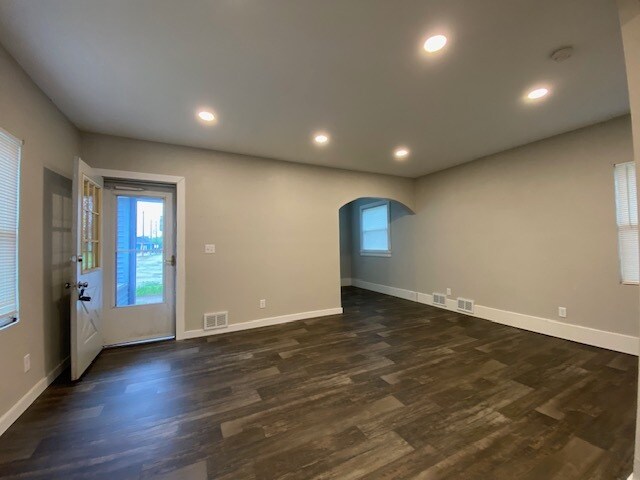 Building Photo - 2233 Illinois Ave