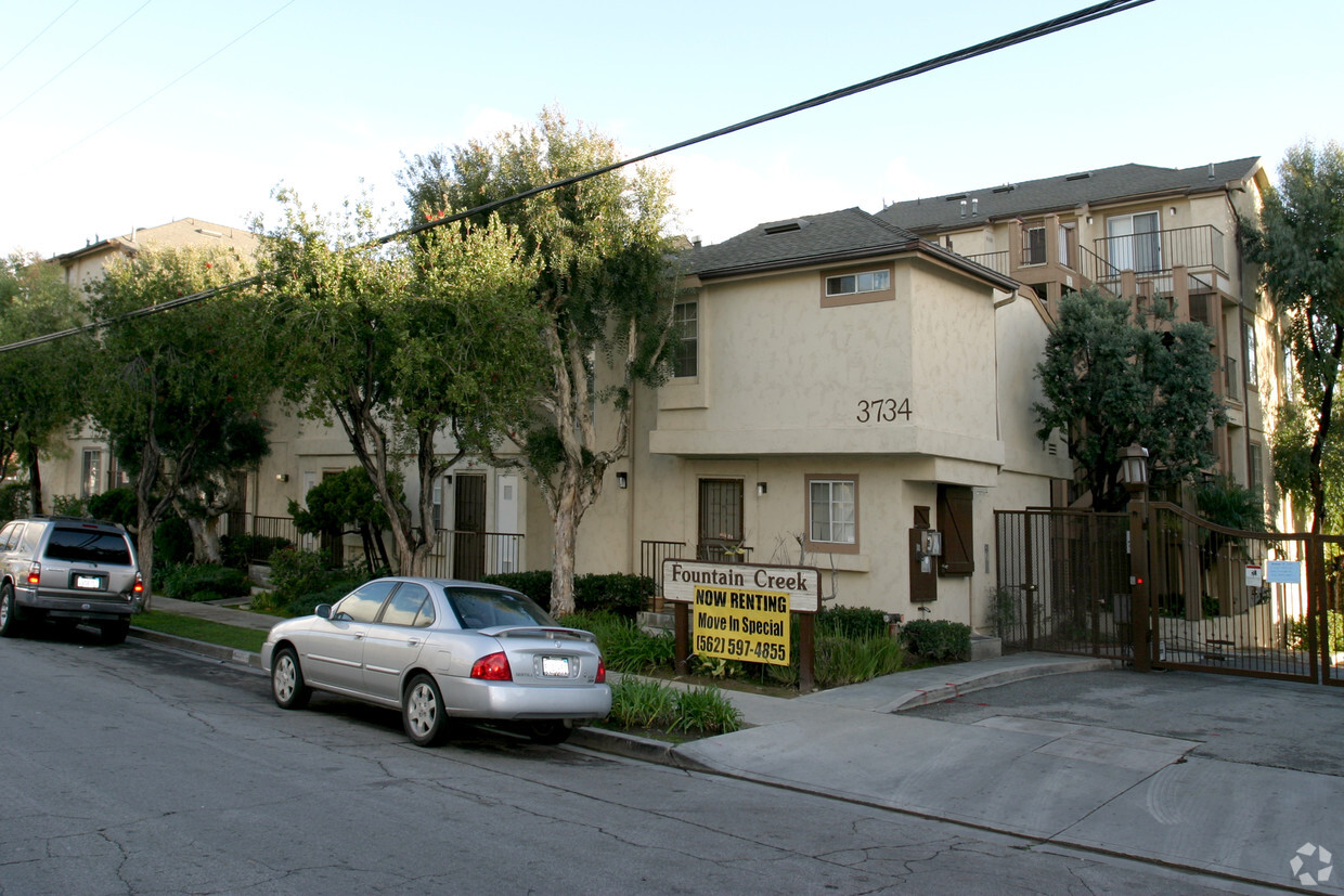 Primary Photo - Fountain Creek Apartments