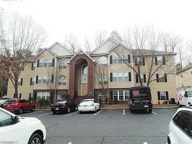 Foto del edificio - 122 Ivy Glen Ct