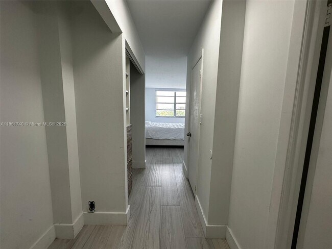 Foto del edificio - 2780 NE 183rd St