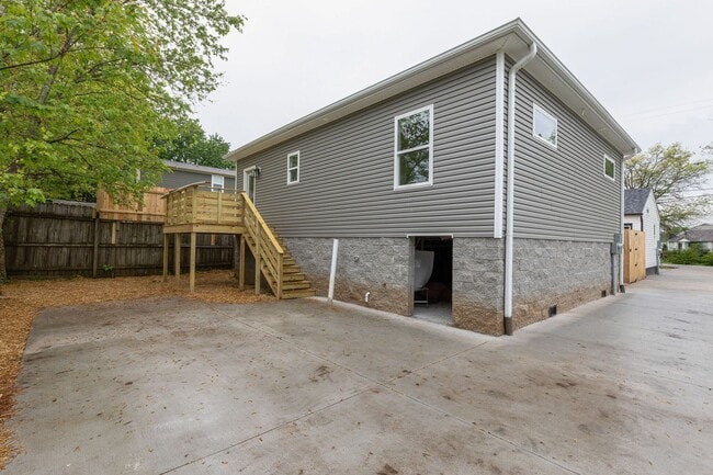Building Photo - Modern Sylvan Park Home | 2 Bed, 2 Bath | ...