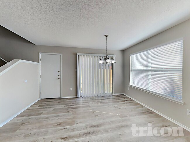 Building Photo - 6546 Benwood Crest