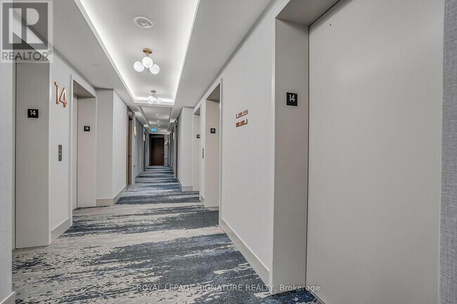 Photo du bâtiment - 30 Inn On The Pk Dr