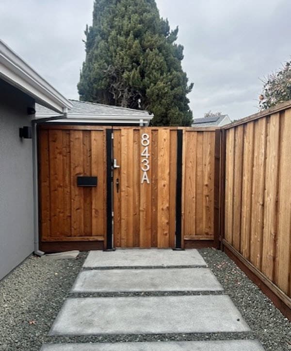 Side Gate - 843 Southampton Dr