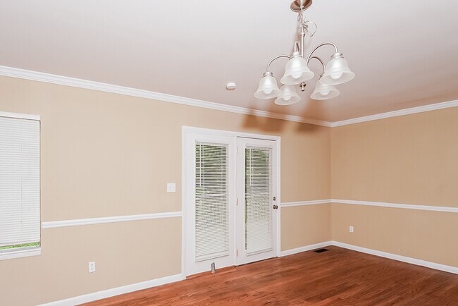 Building Photo - Chalet Style Home in Pinson, Available Now!