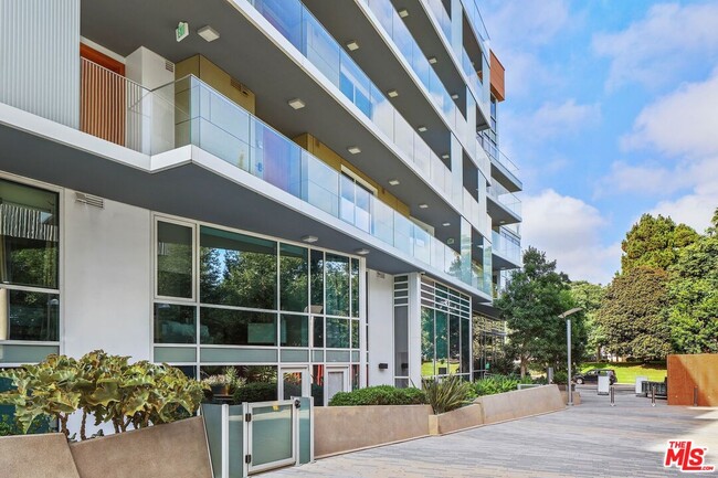 Foto del edificio - 1705-1725 Ocean Ave