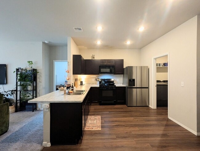 Photo - Welcome Home to Comfort and Convenience in Newcastle!