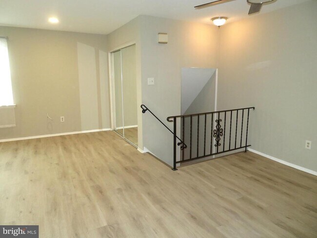 Building Photo - 163 Parker Ave