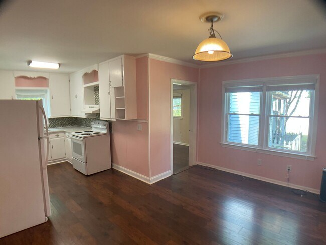 Foto del edificio - Well Kept Bungalow in Downtown Mebane!