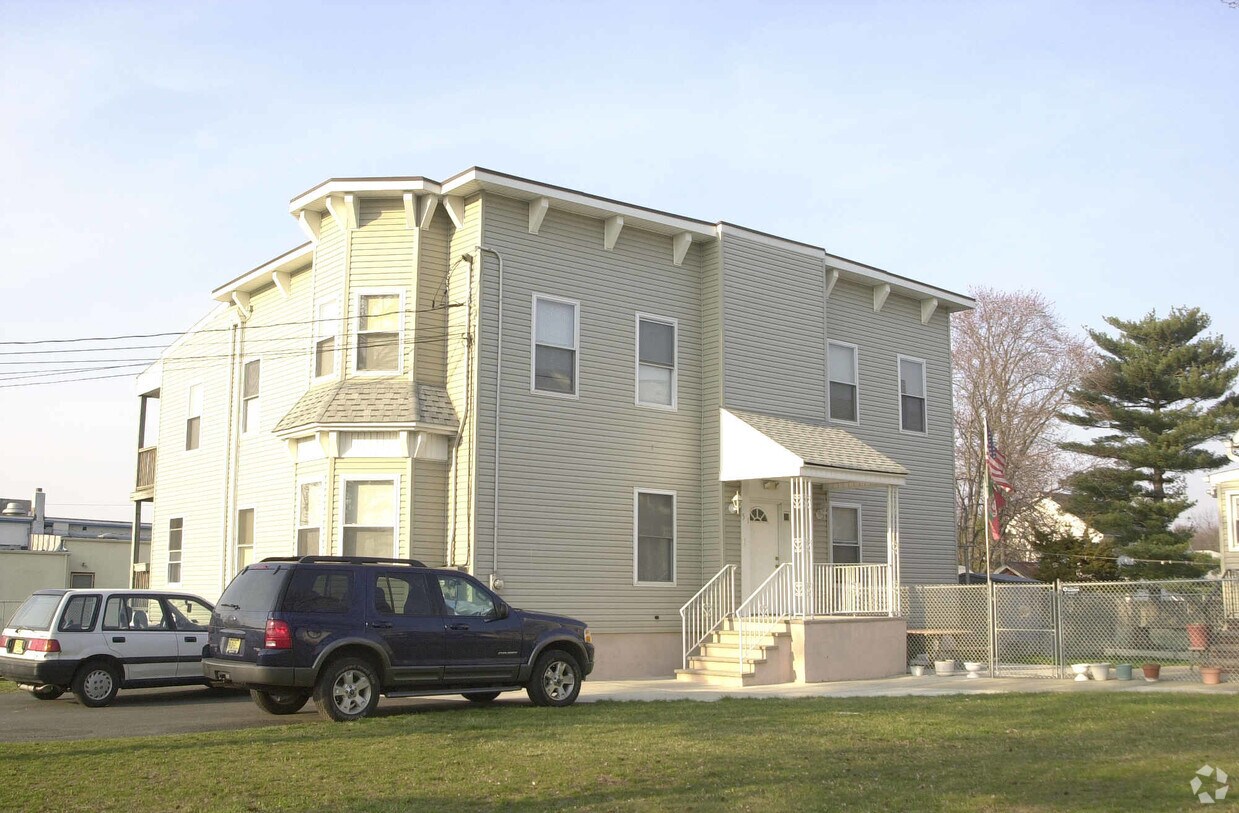 Primary Photo - 51 Washington Rd