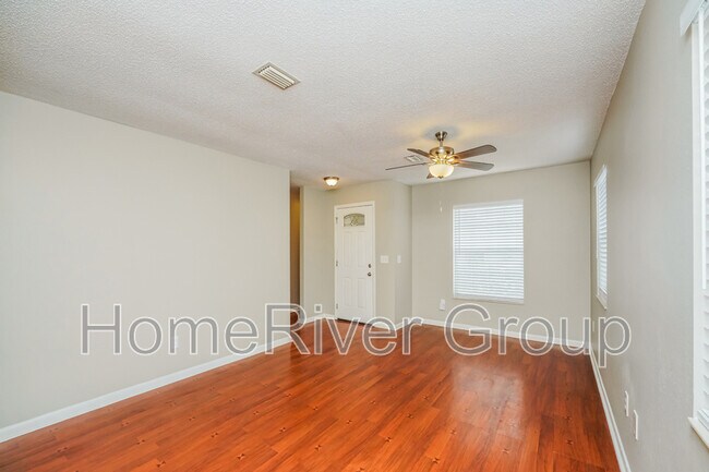 Foto del edificio - 53 Wood Acre Ln