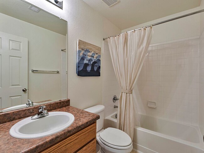 Foto del edificio - Spacious 3 Bedroom 2 1/2 Bath in Castle Rock!