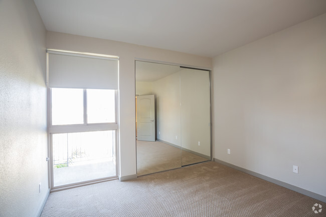 1 BR, 1 BA - 588 SF - The Kimball