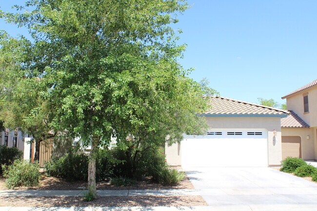 Foto del edificio - Nice 3 bedroom 2 bath single story home lo...