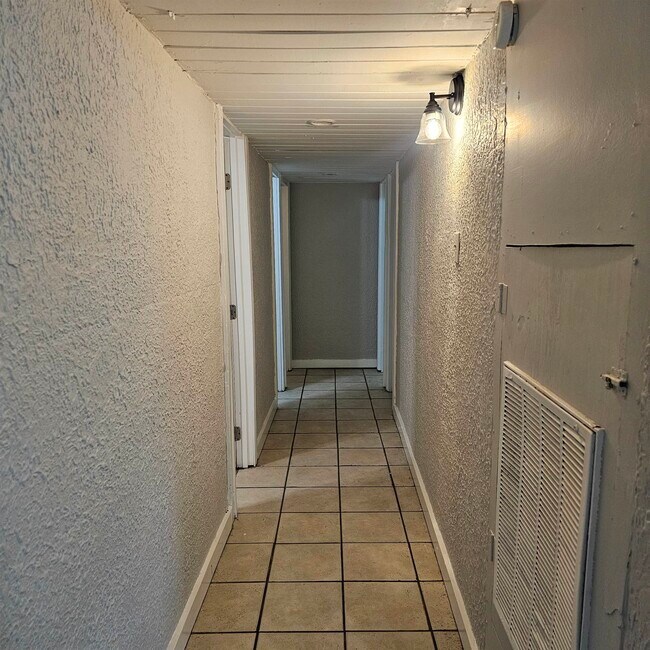 Foto del edificio - 1516 Majestic Ave