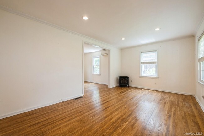 Building Photo - 212 Fernwood Terrace