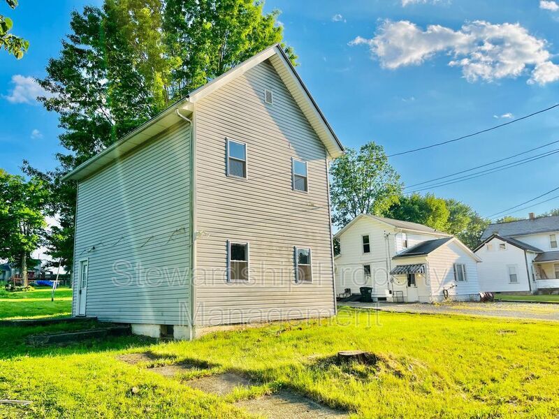 Foto principal - 14820 Churchfield St NW