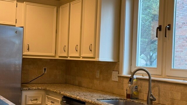 Building Photo - 907 Goldfinch Ave