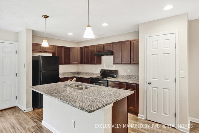 Building Photo - 1703 W 45th St