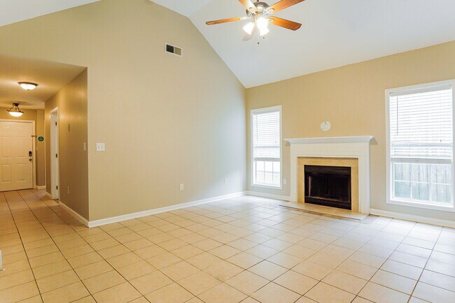 Foto del edificio - 194 Carrington Ln