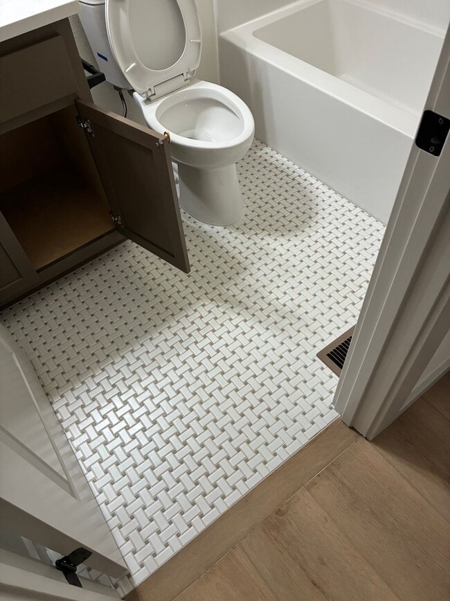 Building Photo - Brand New 2 Bed Home - Springfield MO