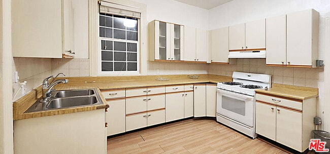 Building Photo - 1616 Pennsylvania Ave