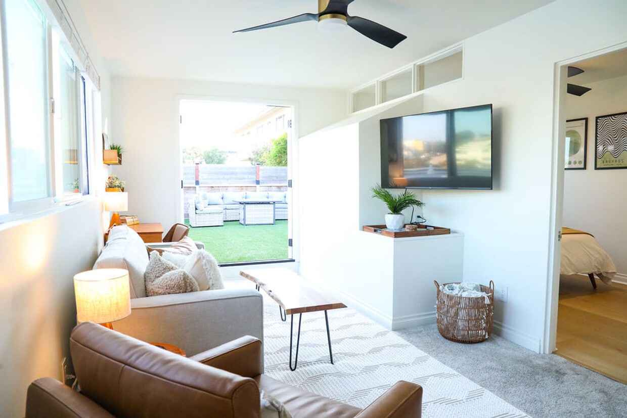 Primary Photo - 1773 Torrance St