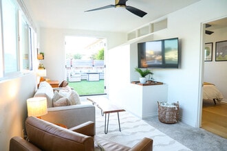 Building Photo - 1773 Torrance St