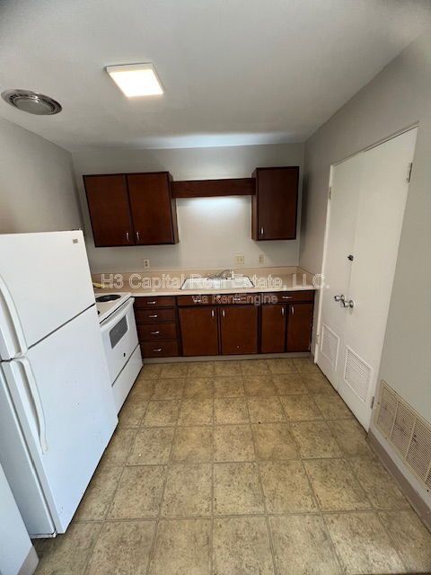 Photo - 121 St Louis Rd Apartment