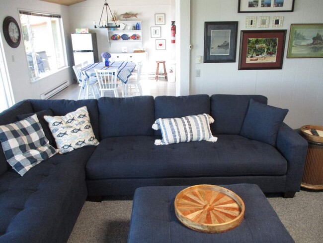 Building Photo - Charming Partially Furnished Waterfront Ho...