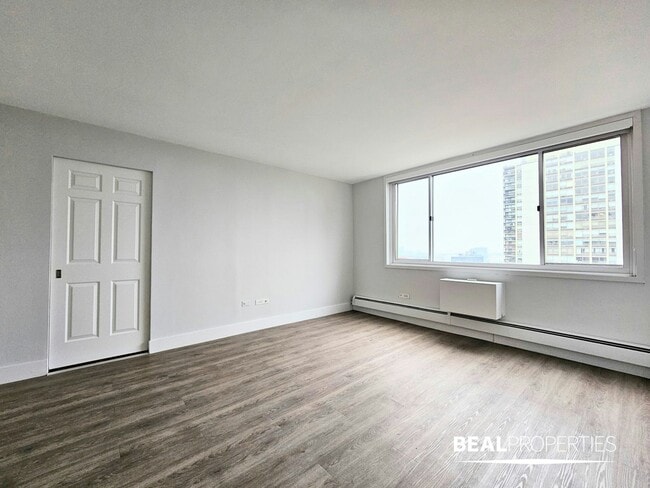 Photo - 1340 N Dearborn St Apartment