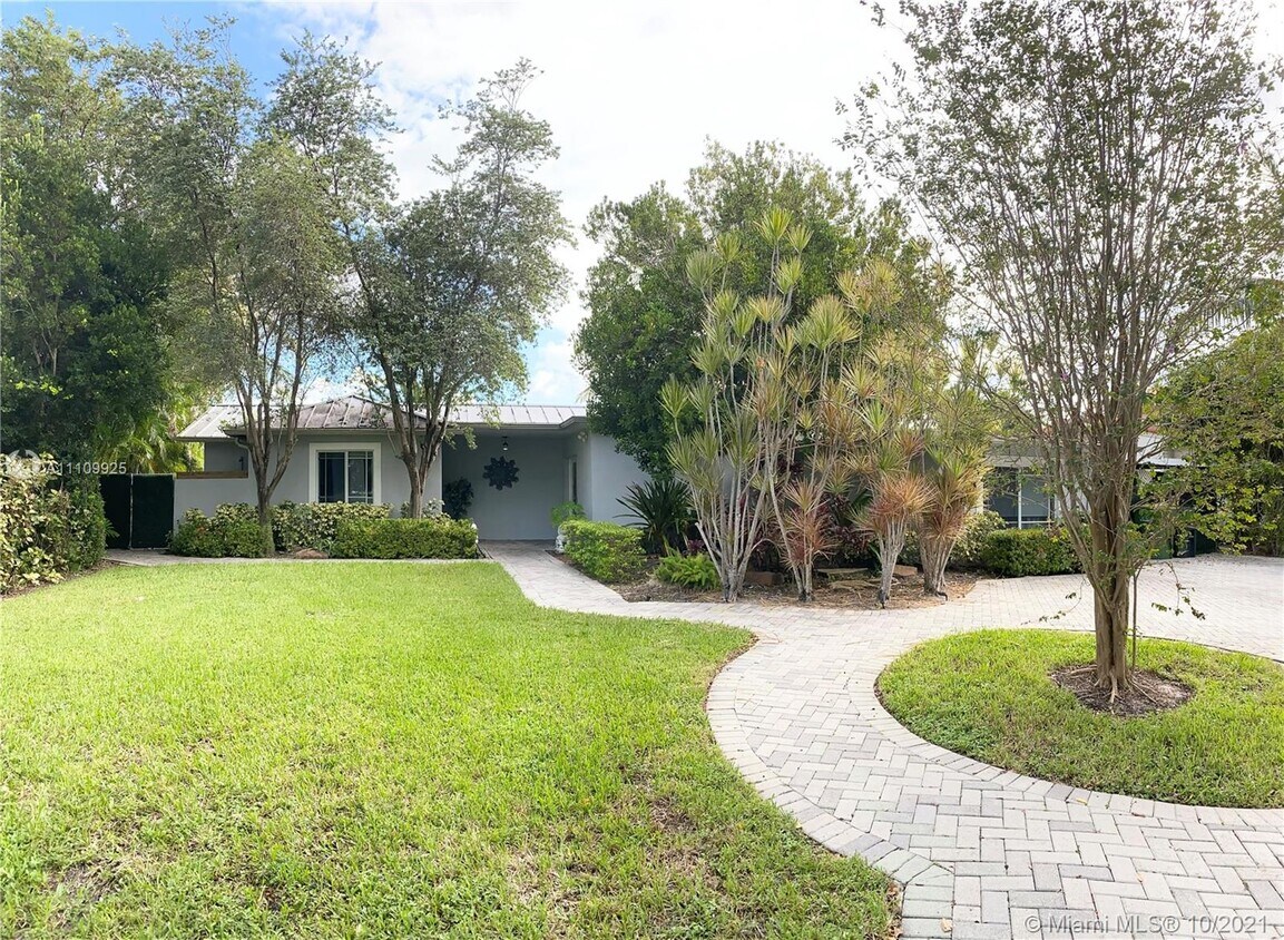 Foto principal - 12525 Palm Rd