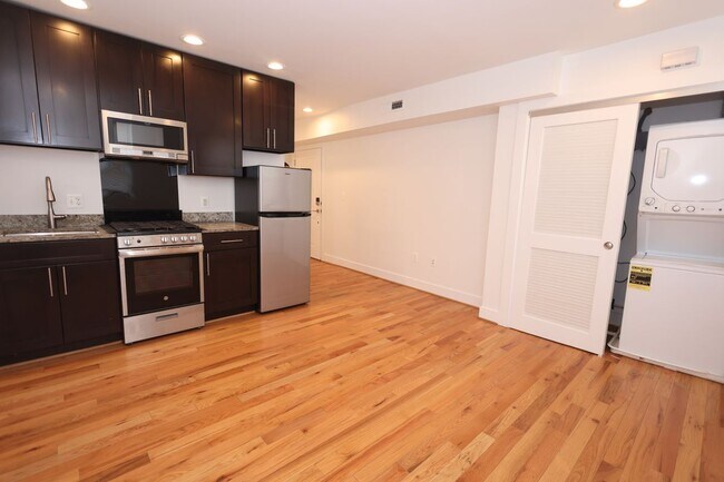 Foto del edificio - 4255 Eads St NE