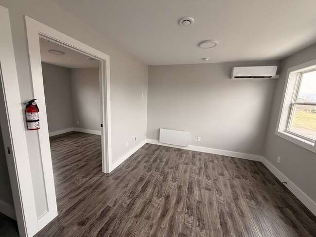 Photo du bâtiment - 1 ELM COURT