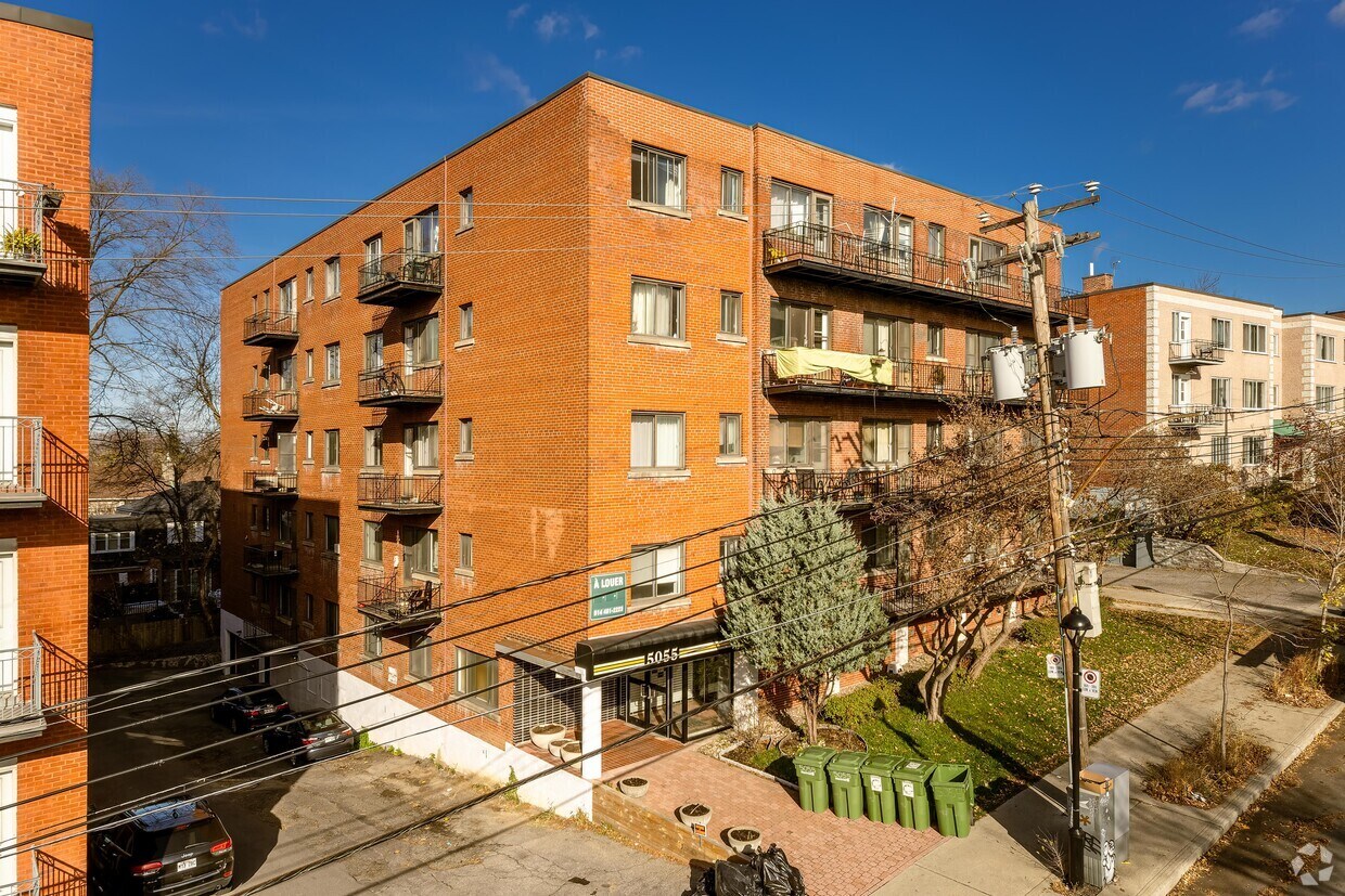 Primary Photo - 5055 Ch De La Côte-Saint-Luc