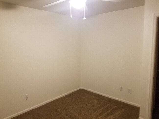 Foto del edificio - 2960 W Stuart St