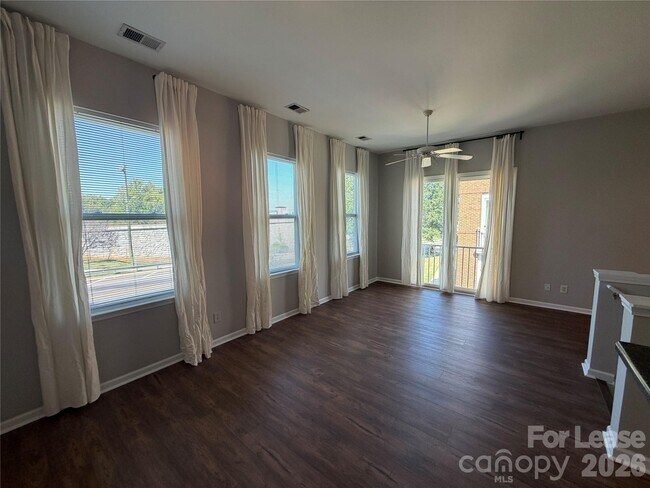 Foto del edificio - 3475 Chagall Ct