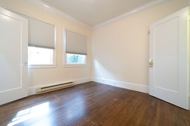 Building Photo - 2703 Stuart St