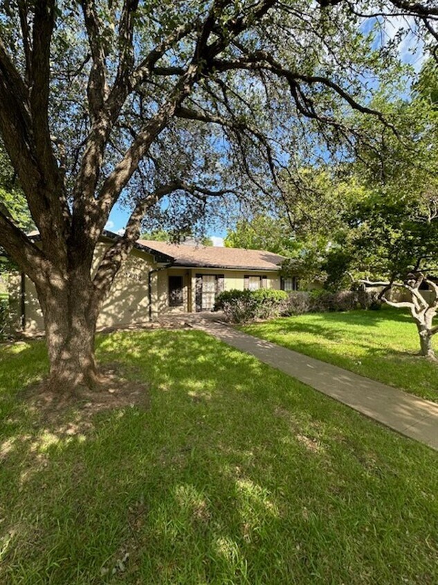 Primary Photo - 3782 WOODRIDGE DRIVE