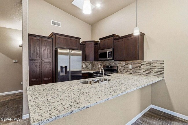 Building Photo - 5933 Ruidoso Downs St