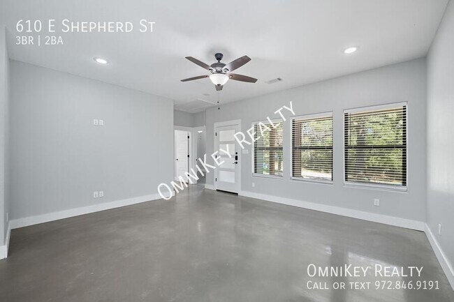 Building Photo - 610 E Shepherd St