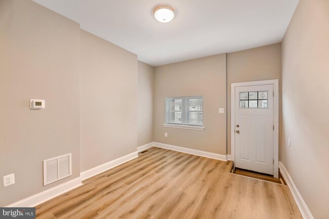 Foto del edificio - 3805 Mt Pleasant Ave